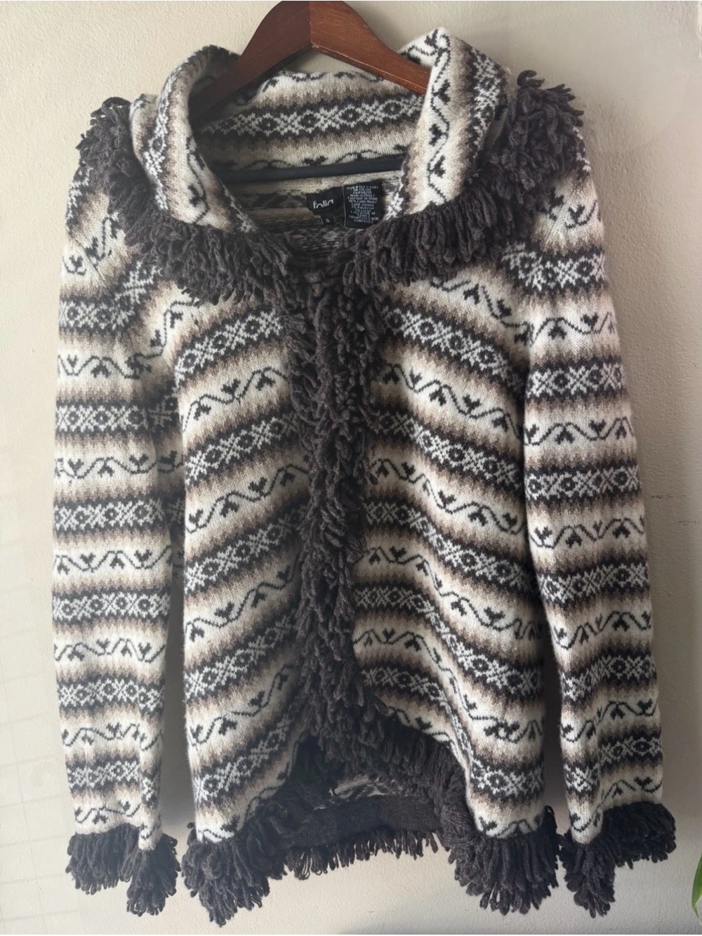 Folio lambswool Fringed Shawl-Collar Cardigan Sweater in Cream & Brown